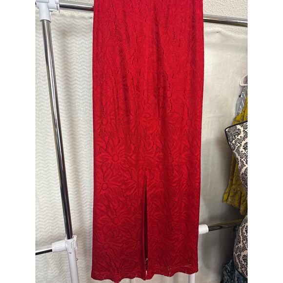 BN #33 Streetwear Red Lace Midi Skirt with Lining - Size Medium - Made in USA - Picture 3 of 6
